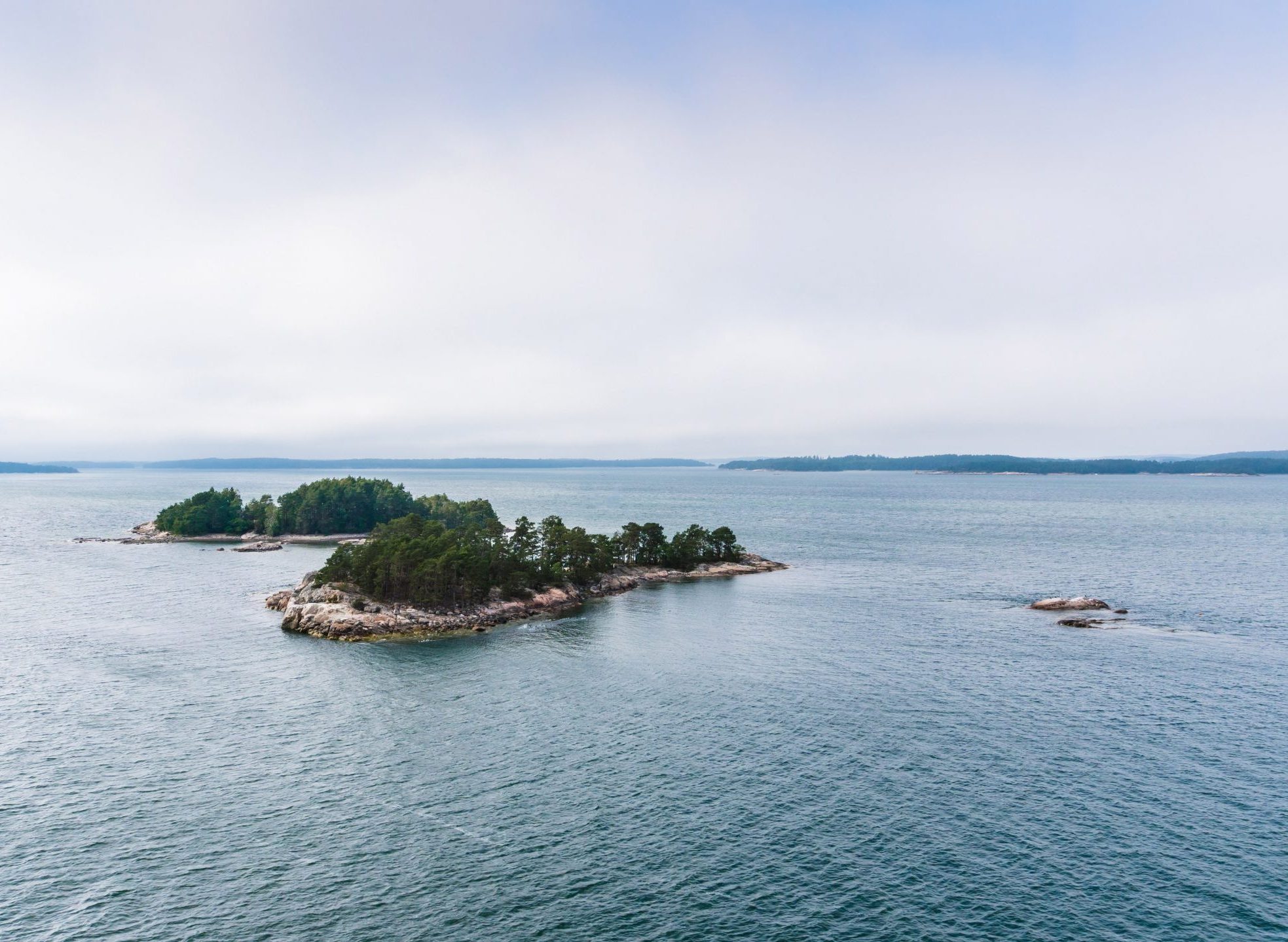 Finnish archipelago between Turku and Marienhamn
